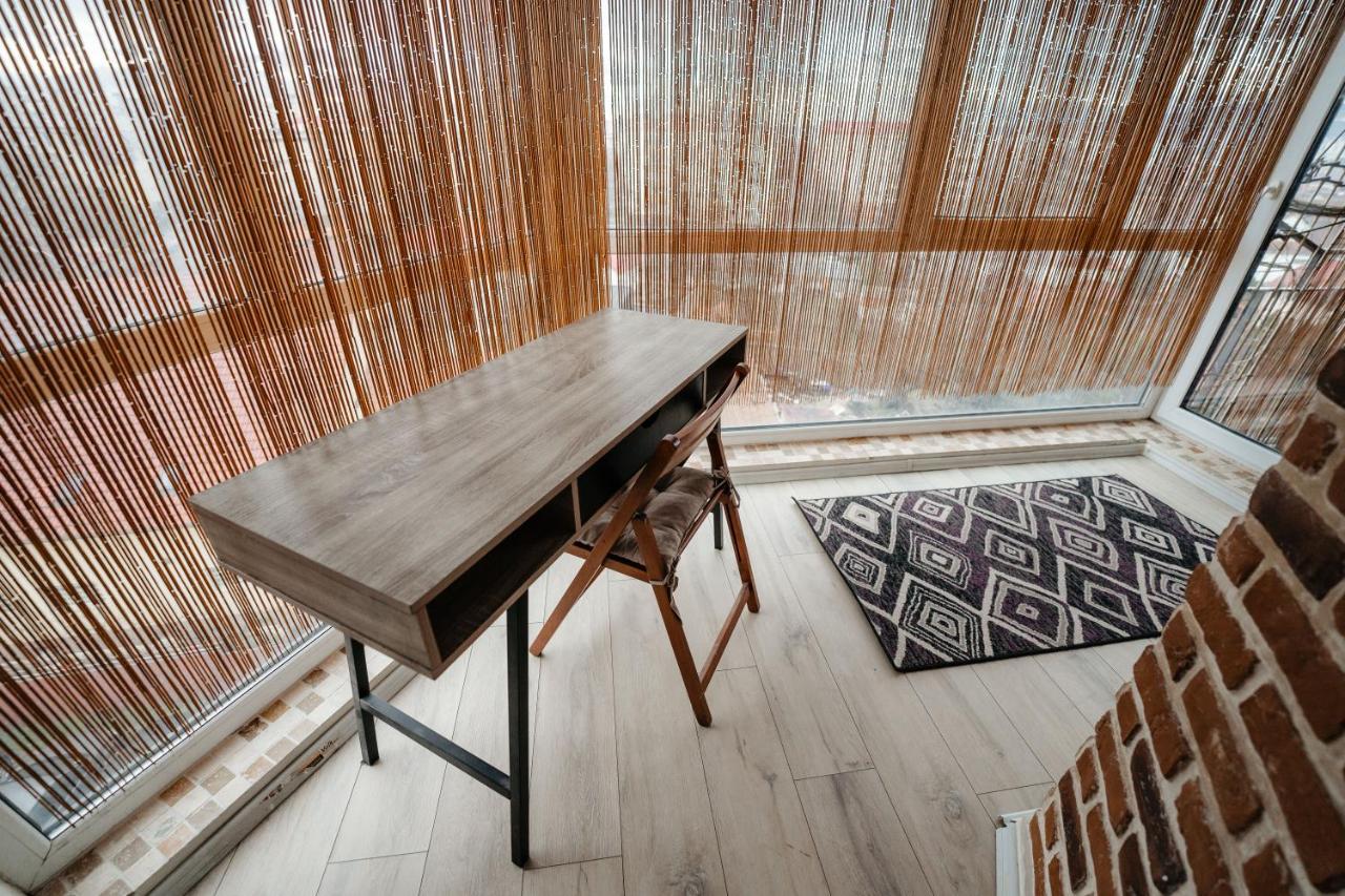 Bright And Cozy Design Apt With Office Cluj-Napoca Exterior photo